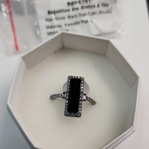 Bomb Party Ring Size 9 Elegant Black and Silver Ring